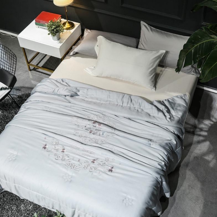 91家纺网 家纺一手货源 找家纺 优然居 50天丝夏被 银色