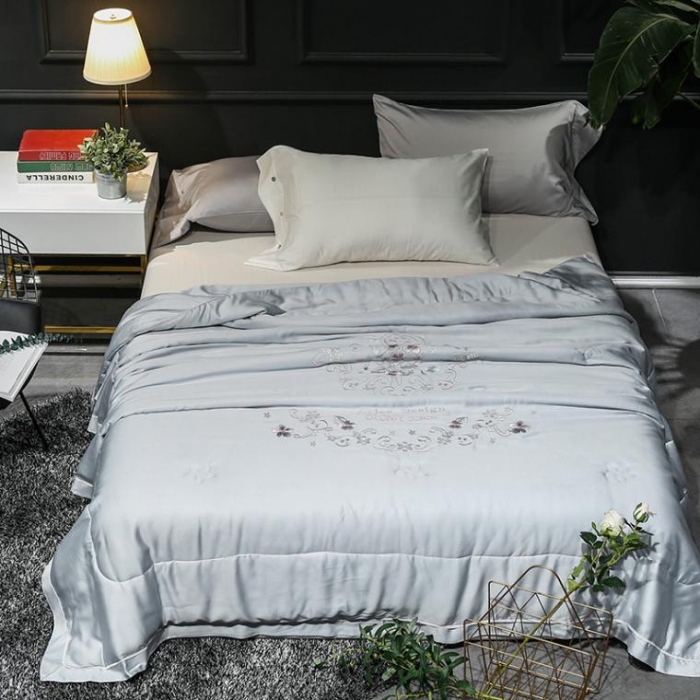 91家纺网 家纺一手货源 找家纺 优然居 50天丝夏被 银色