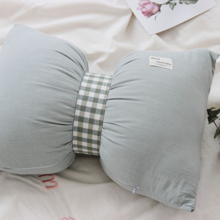 91家纺网 家纺一手货源 找家纺 例外Home 2020新款蝴蝶结抱枕 水绿