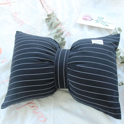 例外Home 2020新款蝴蝶结抱枕 黑线条