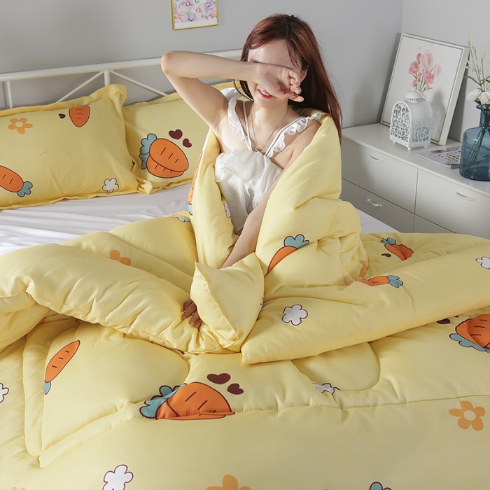 91家纺网 家纺一手货源 找家纺 畅销被业 2021新款印花冬被 开心萝卜