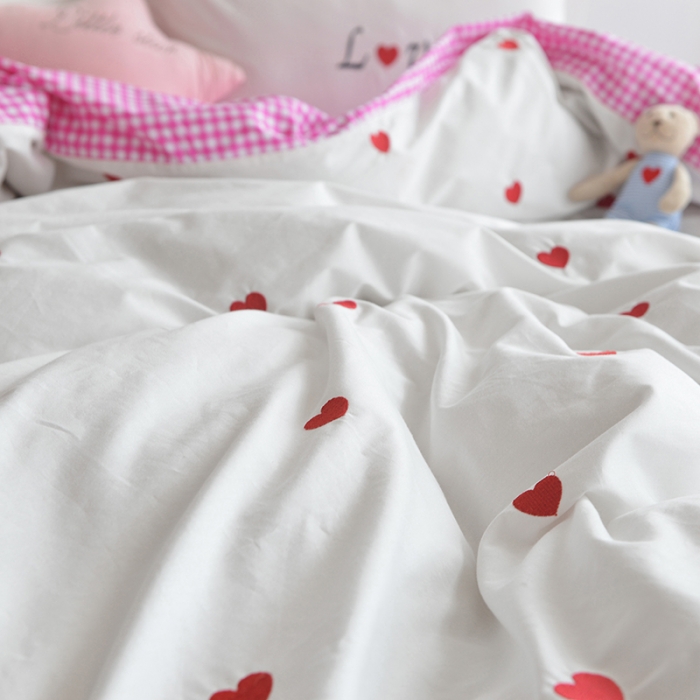 91家纺网 家纺一手货源 找家纺 艾米家居 全棉绣花四件套简单爱