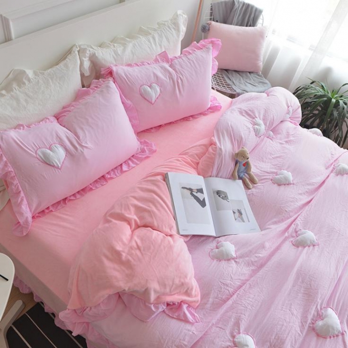91家纺网 家纺一手货源 找家纺 艾米家居 韩版公主风水洗棉+水晶绒立体绣四件套 可爱粉