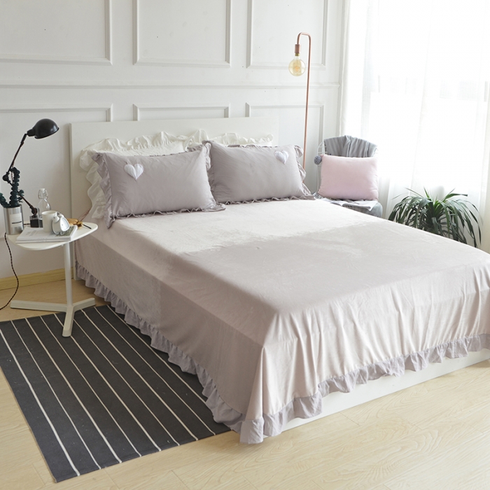 91家纺网 家纺一手货源 找家纺 艾米家居 韩版公主风水洗棉+水晶绒立体绣四件套  气质灰