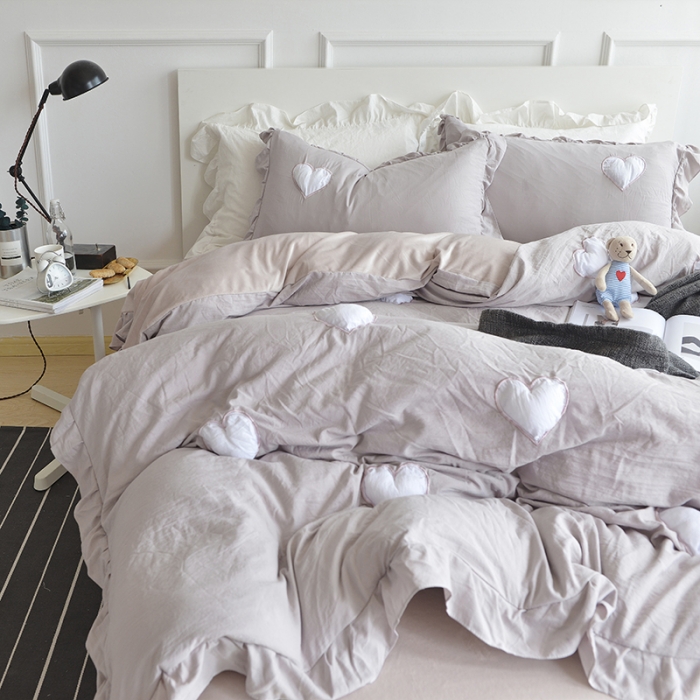 91家纺网 家纺一手货源 找家纺 艾米家居 韩版公主风水洗棉+水晶绒立体绣四件套  气质灰