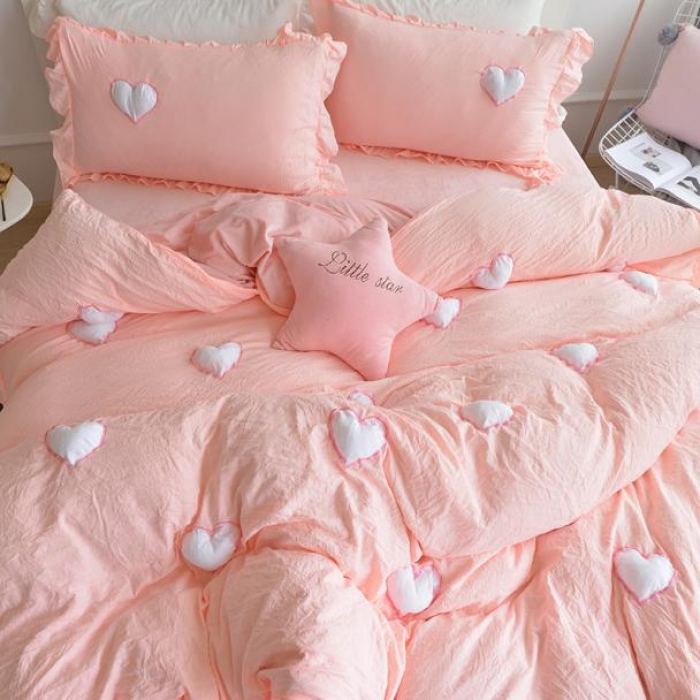 91家纺网 家纺一手货源 找家纺 艾米家居 韩版公主风水洗棉+水晶绒立体绣四件套  珊瑚玉