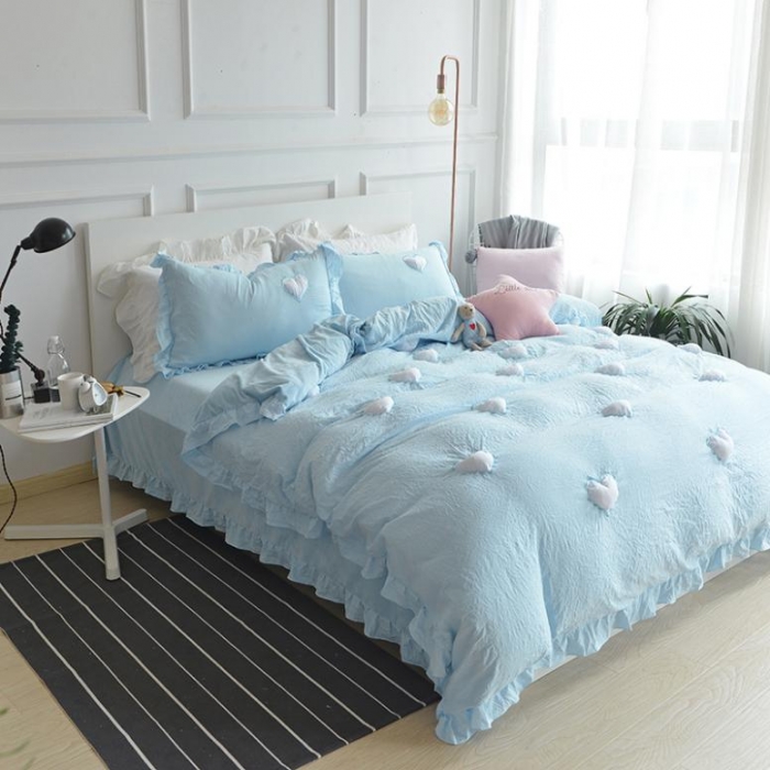 91家纺网 家纺一手货源 找家纺 艾米家居 韩版公主风水洗棉+水晶绒立体绣四件套  天空蓝