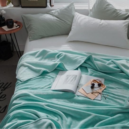 素色加厚纯色1.8KG加厚外贸毛毯单色毯子1.8公斤薄荷