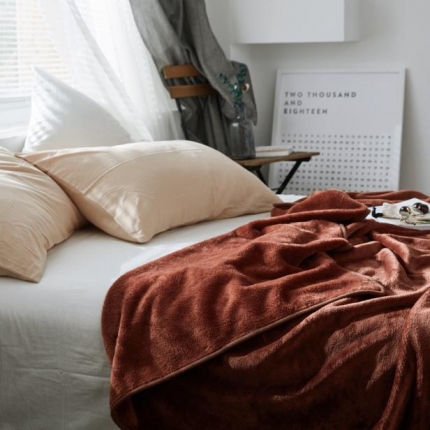 来菲毛毯 320克金貂绒纯色加厚盖毯毯子1.5公斤KG咖啡