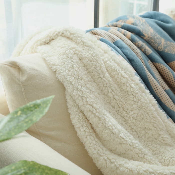 91家纺网 家纺一手货源 找家纺 来菲家纺 2025新款复合印花羊羔绒毛毯 布鲁斯