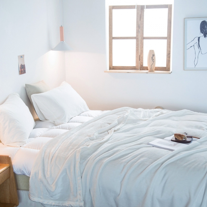 91家纺网 家纺一手货源 找家纺 素色加厚纯色1.8KG加厚外贸毛毯纯白毯子霍普珍珠白