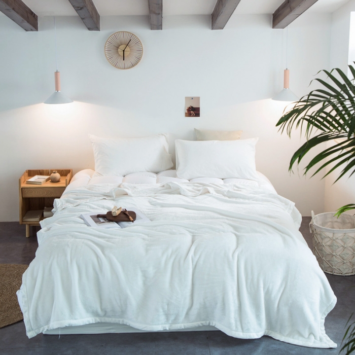 91家纺网 家纺一手货源 找家纺 素色加厚纯色1.8KG加厚外贸毛毯纯白毯子霍普珍珠白