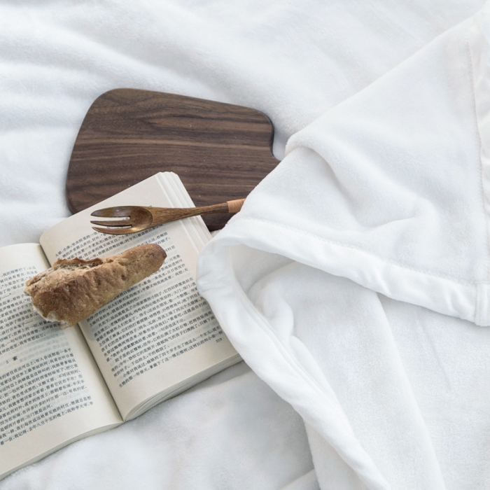 91家纺网 家纺一手货源 找家纺 素色加厚纯色1.8KG加厚外贸毛毯纯白毯子霍普珍珠白