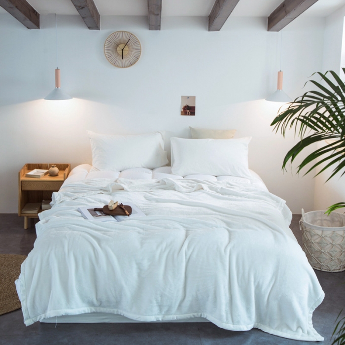 91家纺网 家纺一手货源 找家纺 素色加厚纯色1.8KG加厚外贸毛毯纯白毯子霍普珍珠白