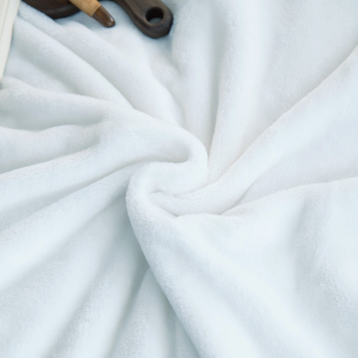 91家纺网 家纺一手货源 找家纺 素色加厚纯色1.8KG加厚外贸毛毯纯白毯子霍普珍珠白