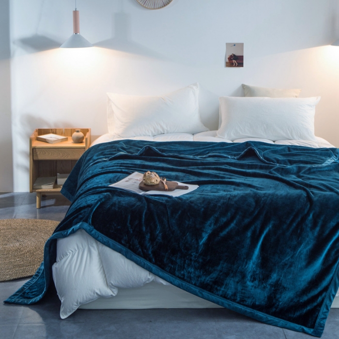 91家纺网 家纺一手货源 找家纺 素色加厚纯色1.8KG加厚外贸毛毯单色毯子1.8公斤绿