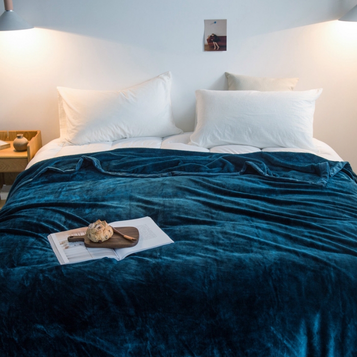 91家纺网 家纺一手货源 找家纺 素色加厚纯色1.8KG加厚外贸毛毯单色毯子1.8公斤绿