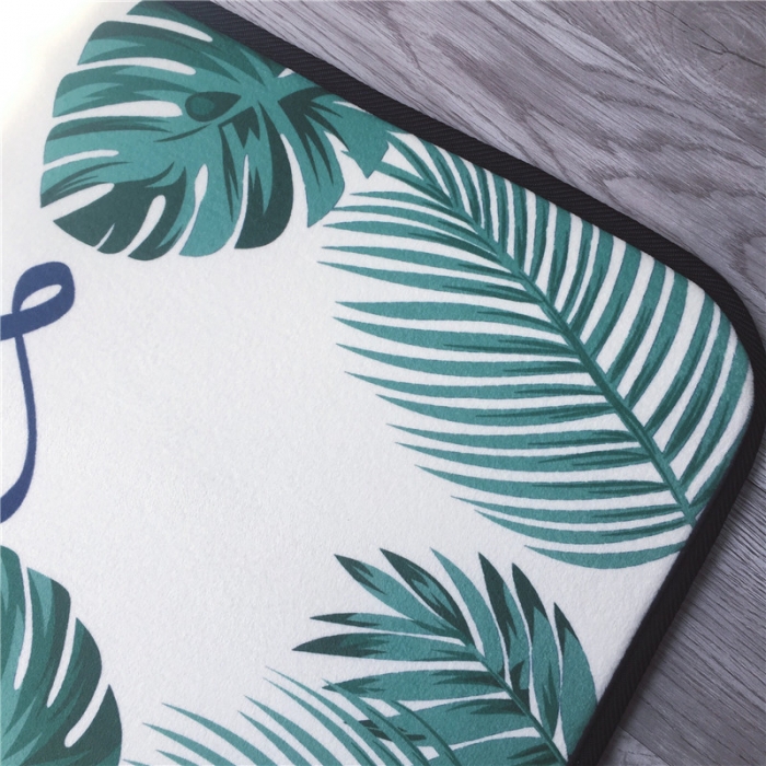 91家纺网 家纺一手货源 找家纺 昔可家纺 2017新款长条地垫绿叶-奶白底