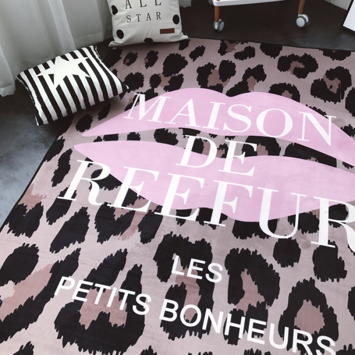 91家纺网 家纺一手货源 找家纺 昔可家纺 新款chic风大地垫豹纹红唇