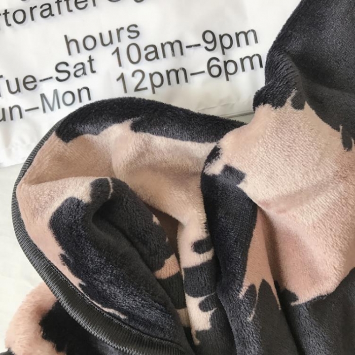 91家纺网 家纺一手货源 找家纺 昔可家纺 豹纹红唇毯