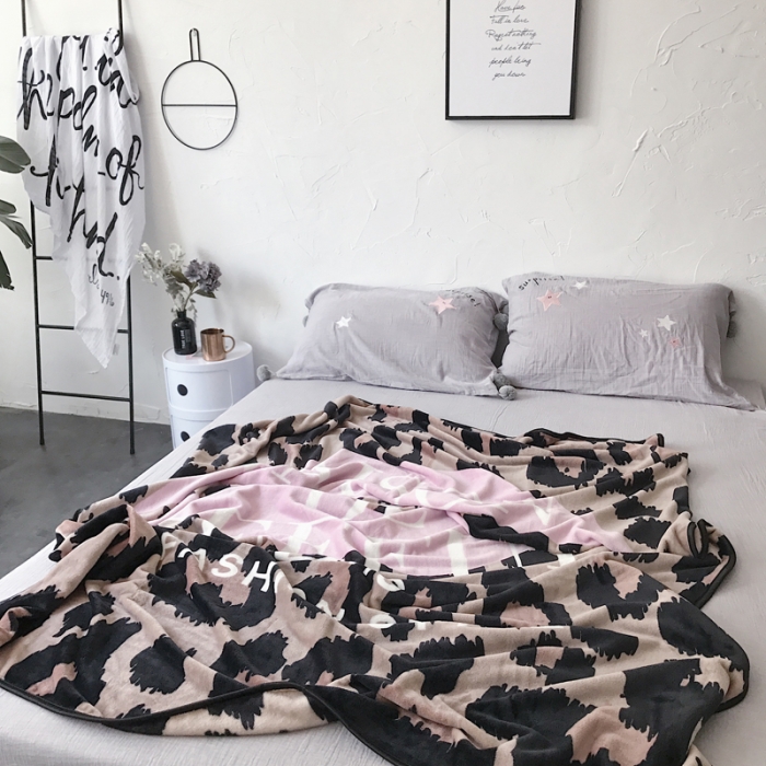 91家纺网 家纺一手货源 找家纺 昔可家纺 豹纹红唇毯