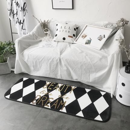 91家纺网 家纺一手货源 找家纺 昔可家纺 8月份新款长条地垫烫金字母