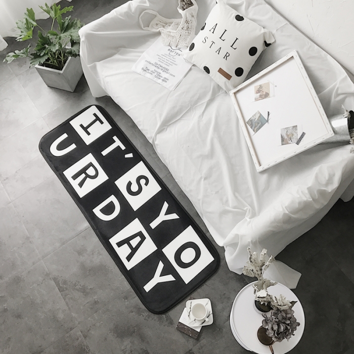 91家纺网 家纺一手货源 找家纺 昔可家纺 8月份新款长条地垫方块字母