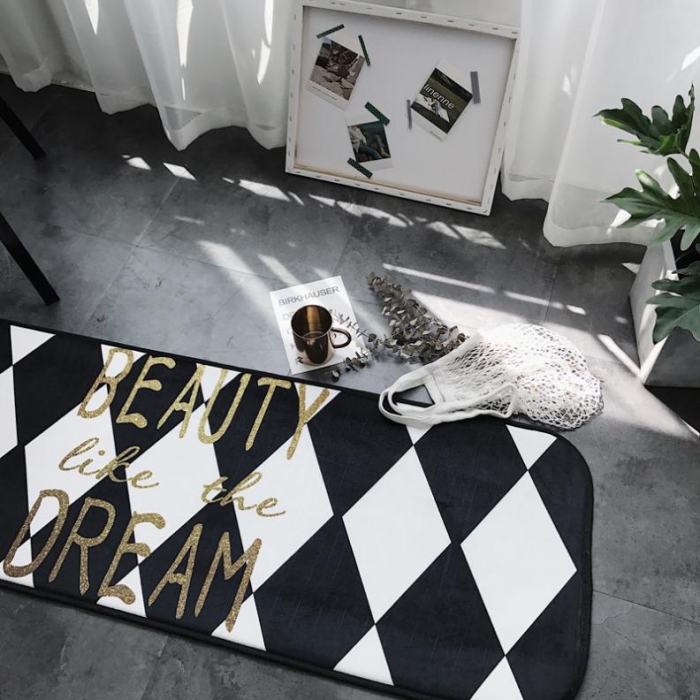 91家纺网 家纺一手货源 找家纺 昔可家纺 8月份新款长条地垫烫金字母