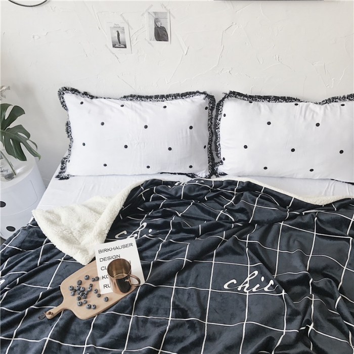 91家纺网 家纺一手货源 找家纺 2017新款爆款羊羔绒毯格子chic