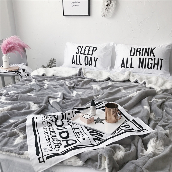 91家纺网 家纺一手货源 找家纺 2017新款爆款羊羔绒毯灰羽毛