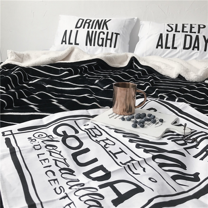 91家纺网 家纺一手货源 找家纺 2017新款爆款羊羔绒毯细黑线条