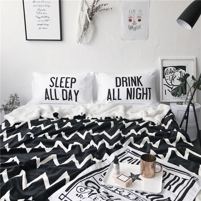 91家纺网 家纺一手货源 找家纺 2017新款爆款羊羔绒毯小波浪