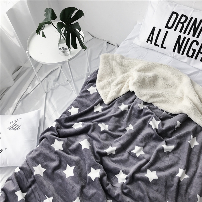 91家纺网 家纺一手货源 找家纺 2017新款爆款羊羔绒毯小星星