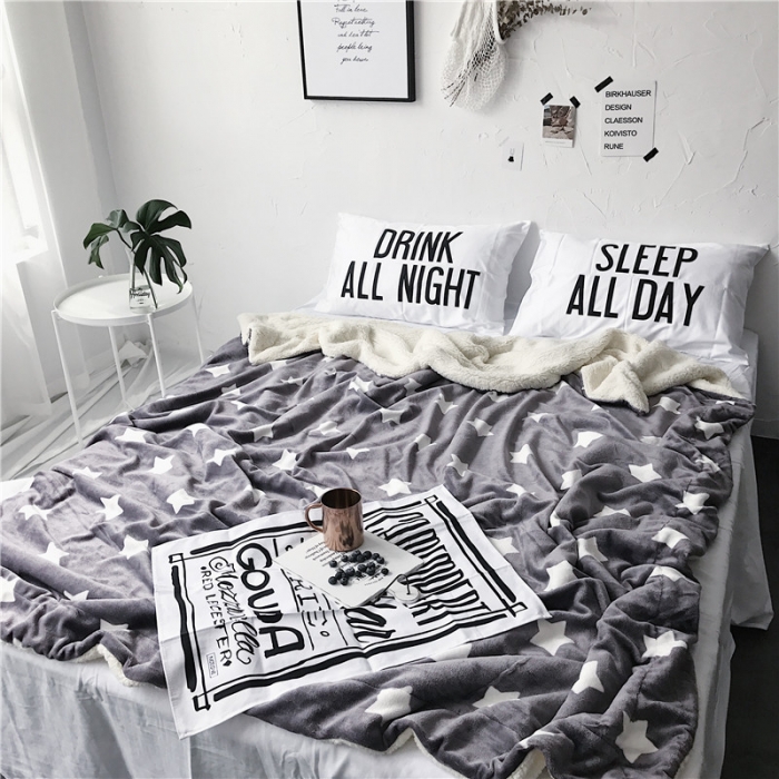 91家纺网 家纺一手货源 找家纺 2017新款爆款羊羔绒毯小星星