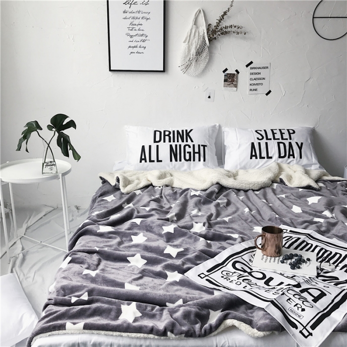 91家纺网 家纺一手货源 找家纺 2017新款爆款羊羔绒毯小星星