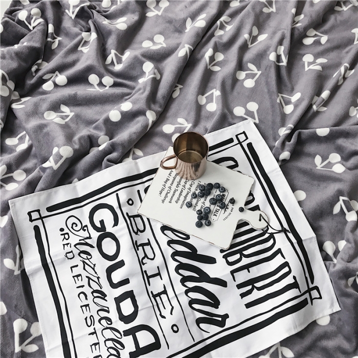 91家纺网 家纺一手货源 找家纺 2017新款爆款羊羔绒毯小樱桃