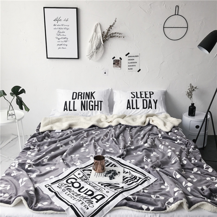 91家纺网 家纺一手货源 找家纺 2017新款爆款羊羔绒毯小樱桃