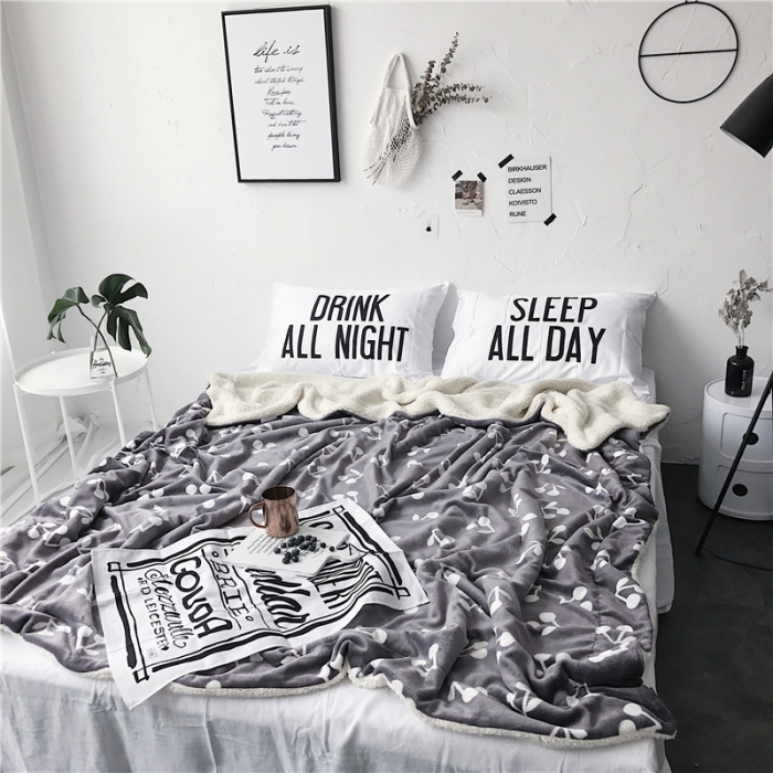 91家纺网 家纺一手货源 找家纺 2017新款爆款羊羔绒毯小樱桃