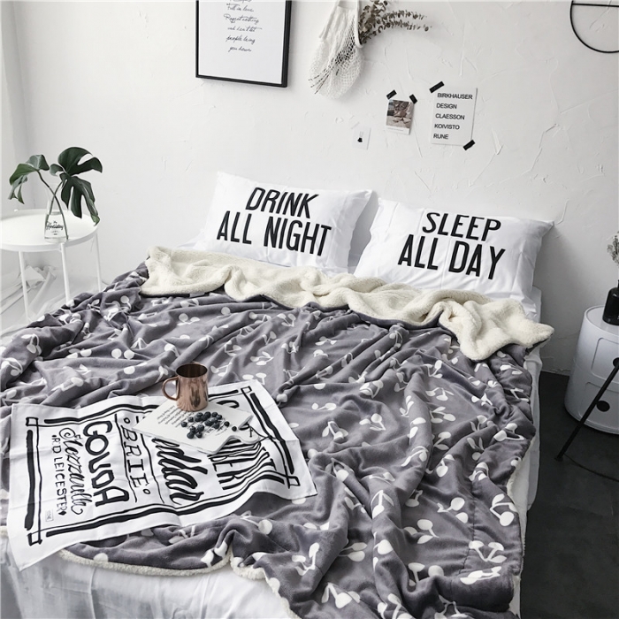 91家纺网 家纺一手货源 找家纺 2017新款爆款羊羔绒毯小樱桃