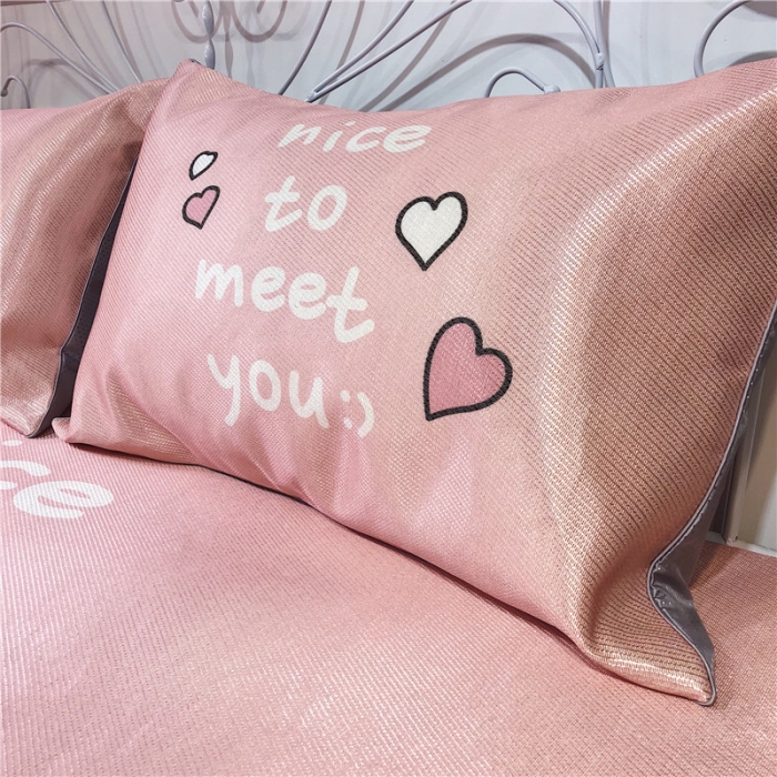 91家纺网 家纺一手货源 找家纺 昔可家纺 爆款冰丝席卡通系列 粉色巴巴