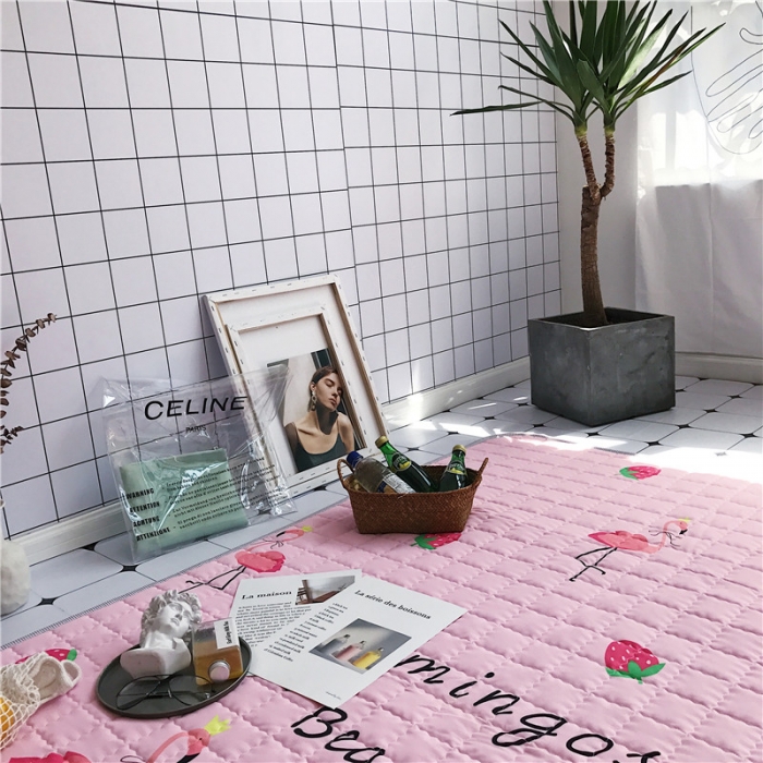 91家纺网 家纺一手货源 找家纺 昔可家纺 2018新款野餐垫 草莓火鸟