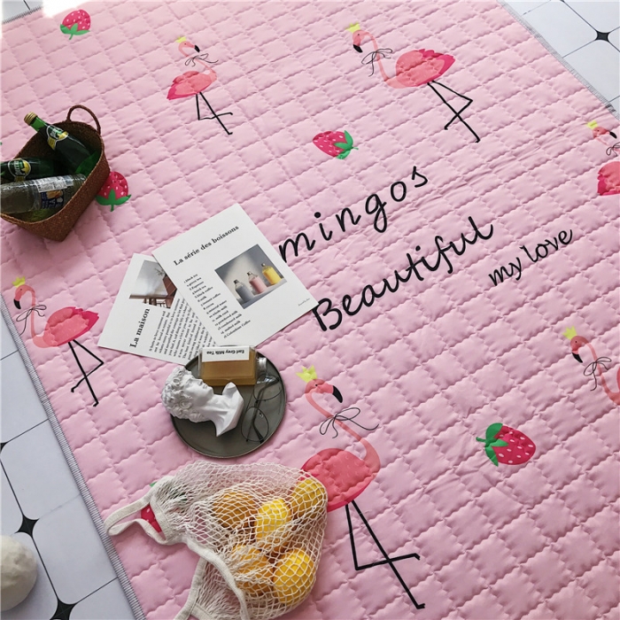 91家纺网 家纺一手货源 找家纺 昔可家纺 2018新款野餐垫 草莓火鸟