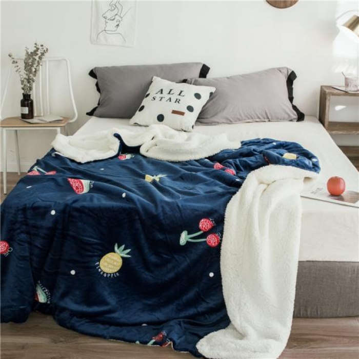 91家纺网 家纺一手货源 找家纺 昔可家纺 2018新品羊羔绒毛毯 菠萝樱桃