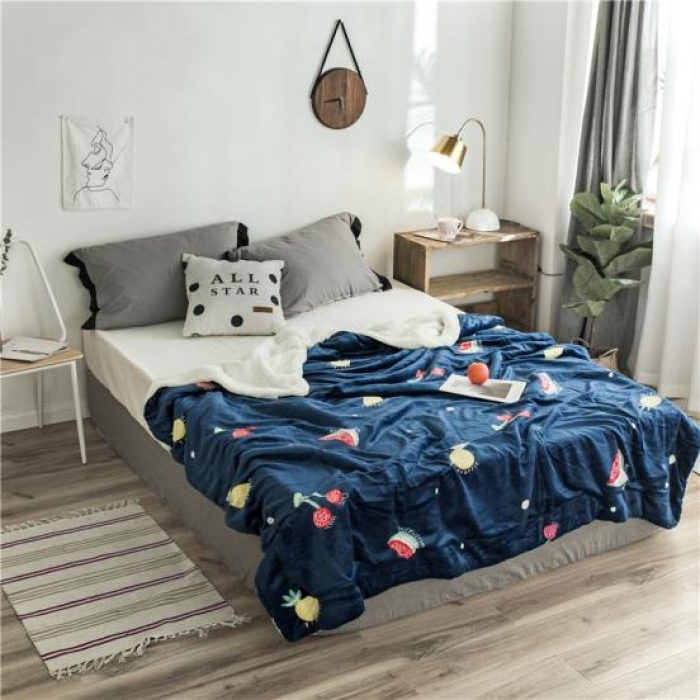 91家纺网 家纺一手货源 找家纺 昔可家纺 2018新品羊羔绒毛毯 菠萝樱桃