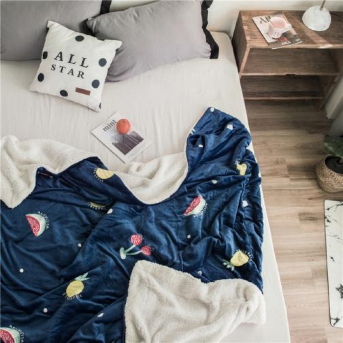 91家纺网 家纺一手货源 找家纺 昔可家纺 2018新品羊羔绒毛毯 菠萝樱桃