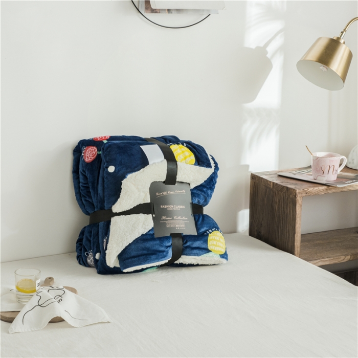 91家纺网 家纺一手货源 找家纺 昔可家纺 2018新品羊羔绒毛毯 菠萝樱桃