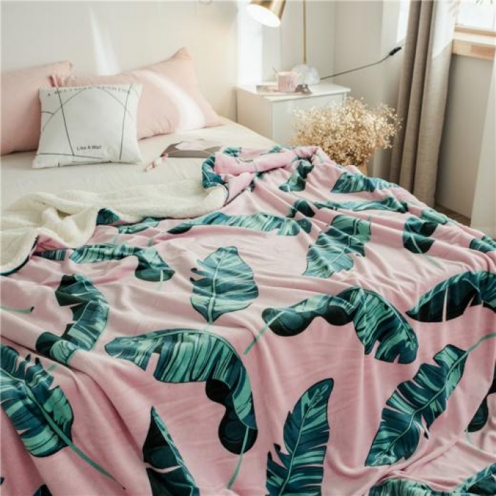 91家纺网 家纺一手货源 找家纺 昔可家纺 2018新品羊羔绒毛毯 粉底绿植