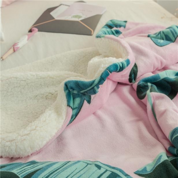 91家纺网 家纺一手货源 找家纺 昔可家纺 2018新品羊羔绒毛毯 粉底绿植