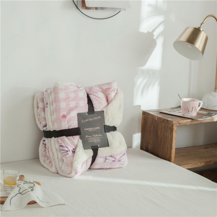 91家纺网 家纺一手货源 找家纺 昔可家纺 2018新品羊羔绒毛毯 格子蝴蝶结