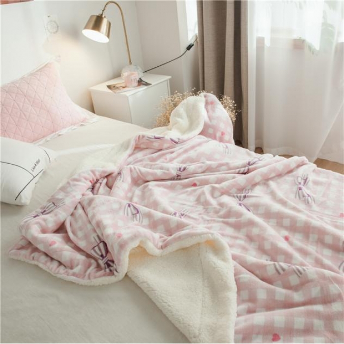 91家纺网 家纺一手货源 找家纺 昔可家纺 2018新品羊羔绒毛毯 格子蝴蝶结